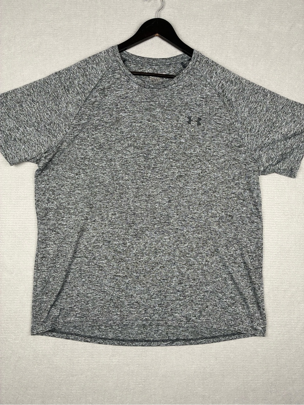 Under Armour Men’s Gray Heather Performance Moisture Wicking Short-Sleeve Tee